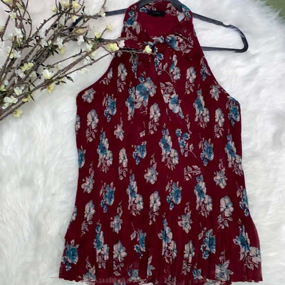 mine Tops - Mine Floral Pleated Top